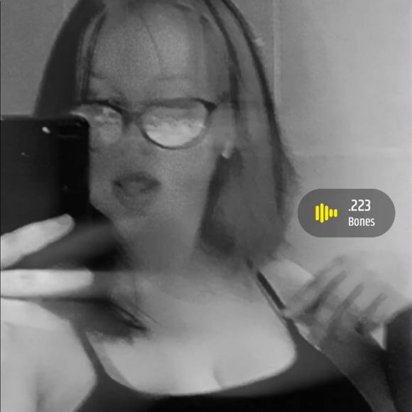 Kayley Herbert - Poshmark Profile Picture of Kayley Herbert (@kayiey) on Poshmark