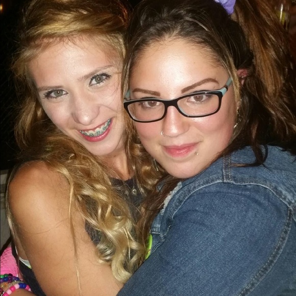 Kayla Castimore - Poshmark Profile Picture of Kayla Castimore (@kaycast22) on Poshmark