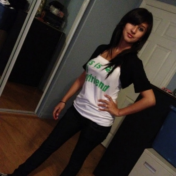 Profile Picture of Leticia Calderon (@lettycalderon21) on Poshmark