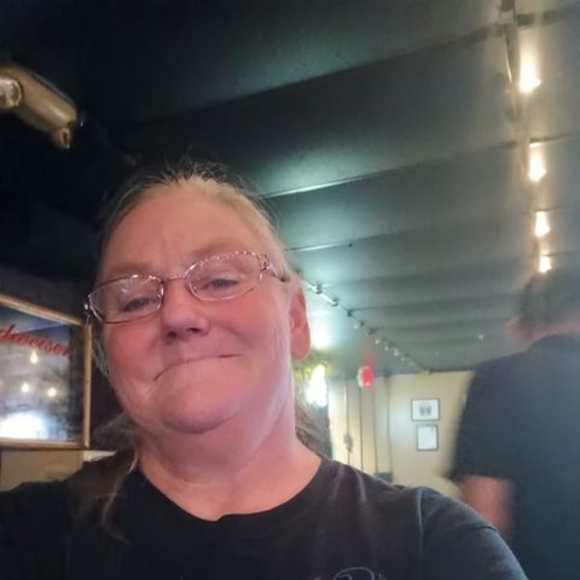 Profile Picture of Donna Reimer (@reimerangel1) on Poshmark