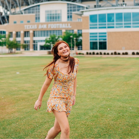 Profile Picture of Keely Watson (@k_w46) on Poshmark