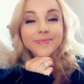 Profile Picture of Danielle Hunter (@danirennee) on Pinterest