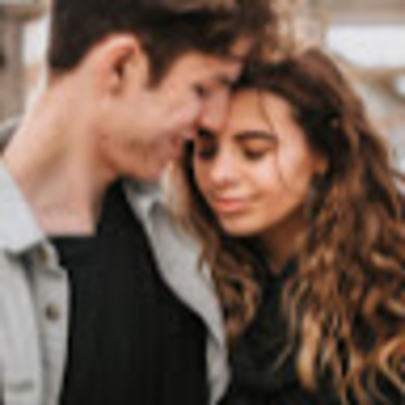 Profile Picture of Chrissy Walley (@chrissywalley) on Poshmark