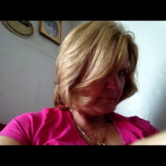 Profile Picture of Waike Brangan (@deujo) on Poshmark