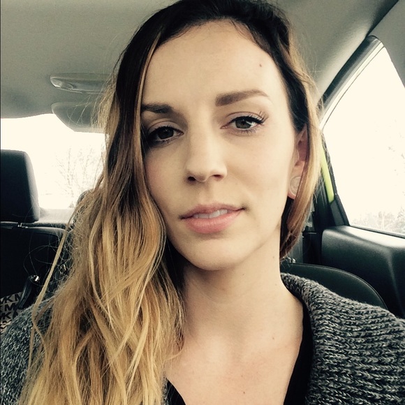 Profile Picture of Jenny Baranco (@jenbaranco) on Poshmark