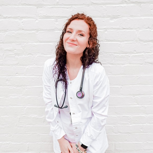 Profile Picture of Madelyn Bailey (@baileyrayyyy) on Poshmark