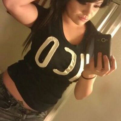 Profile Picture of Bianca Sierra (@Maanzaanitaah) on Twitter