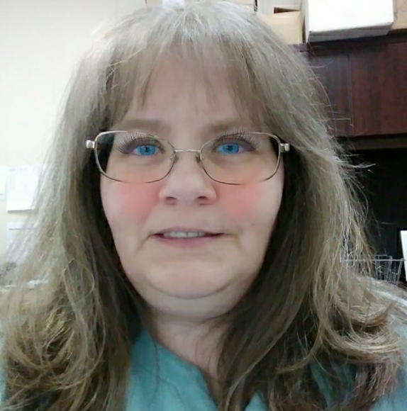 Profile Picture of Jodie Giles (@jo_ry_lee) on Poshmark