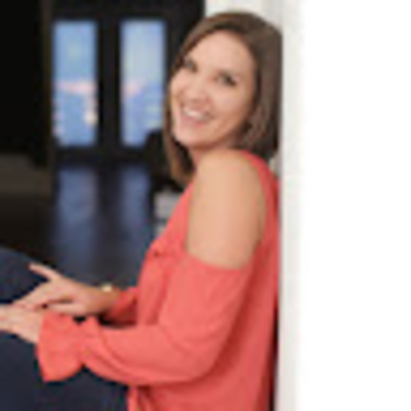 Profile Picture of Shannon Brockett (@shannonbrockett) on Poshmark