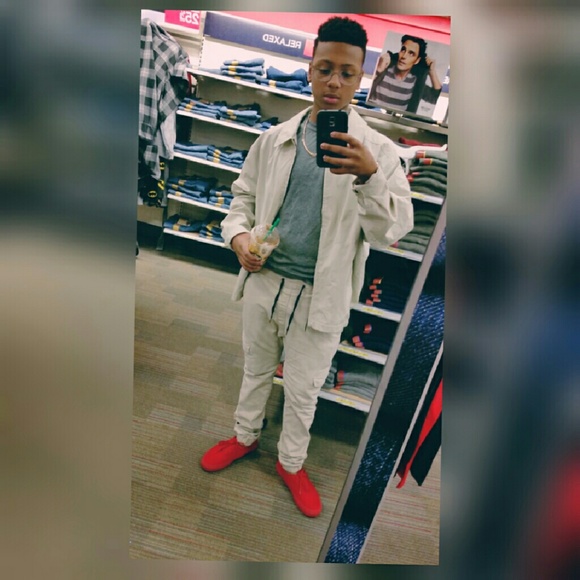 Ty Bracey - Poshmark Profile Picture of Ty Bracey (@savage_boiii_ty) on Poshmark