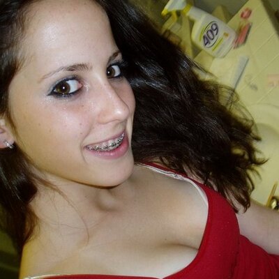 Profile Picture of Ali.Simz. Hiya ! ^_^ (@AliceSimmons25) on Twitter