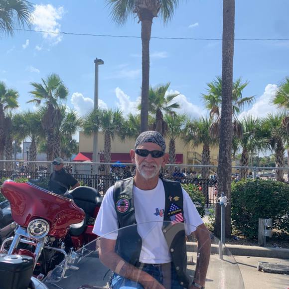 Profile Picture of Kenneth Henderson (@kenhend57) on Poshmark