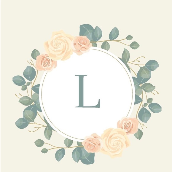 Profile Picture of Lariah Lamaestra (@lariah77) on Poshmark