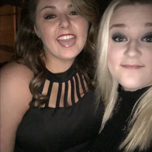 Profile Picture of Kennedy Czarnick (@kennedycz12) on Poshmark