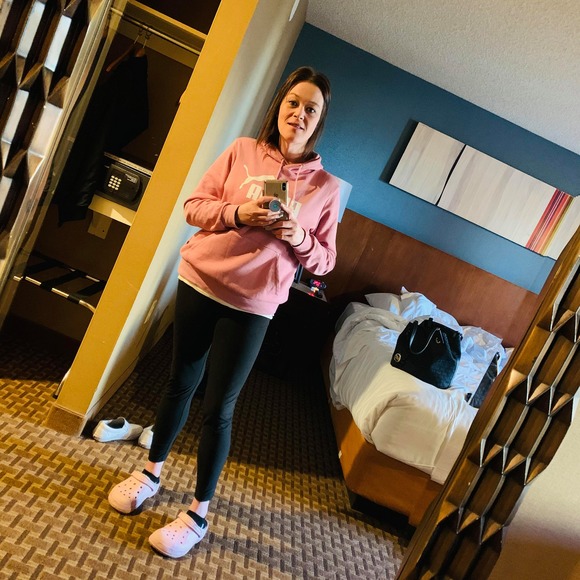 Profile Picture of Amanda Klinkner (@asamateh2011) on Poshmark