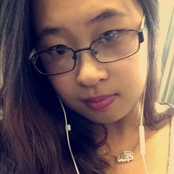 Profile Photo of Amy Yu (@amyuliu) on Poshmark