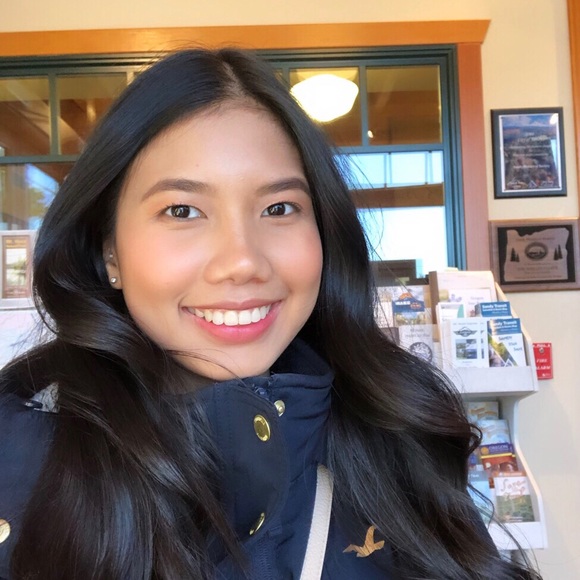 Profile Picture of Kathleen Arcaya (@kittyarcs) on Poshmark