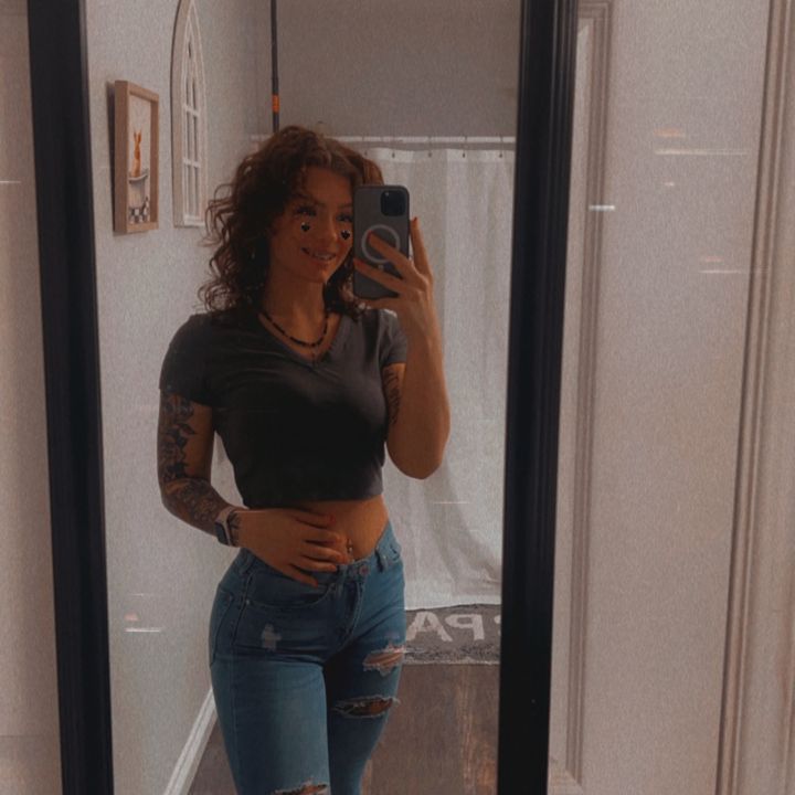 Profile Picture of Lily Fielding (@lily.fielding) on Tiktok