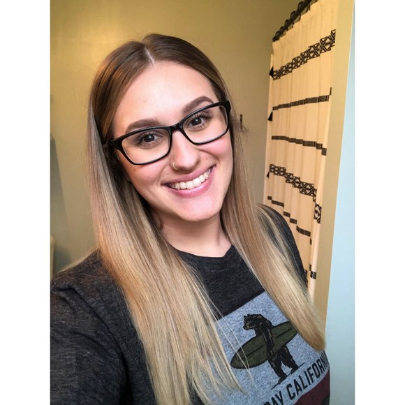 Profile Picture of Taylor Killingsworth (@taykillings) on Poshmark