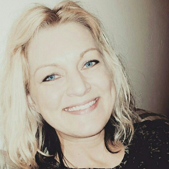 Profile Picture of Heidi Mcdaniel (@heidijo6977) on Poshmark