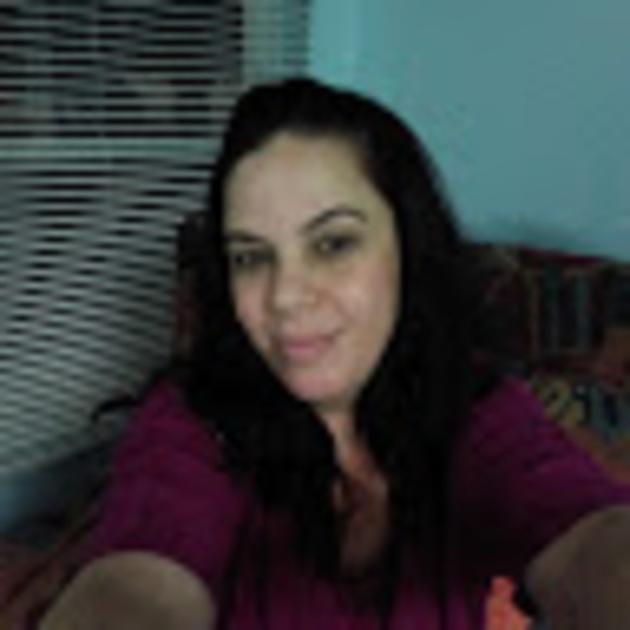 Profile Picture of Yahima Brotons (@yahimabrotons) on Poshmark