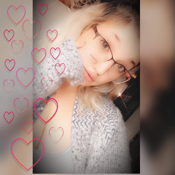 Ivy Faccenda - Poshmark Profile Picture of Ivy Faccenda (@ivybugg19) on Poshmark