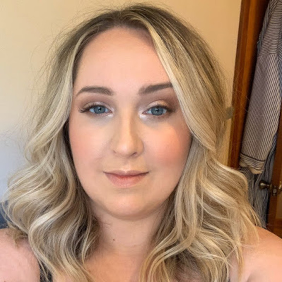 Profile Picture of Jess Himmelwright (@jhimmelwright) on Poshmark