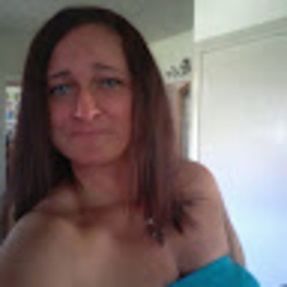 Profile Picture of Kate Reliszko (@classykasia) on Poshmark