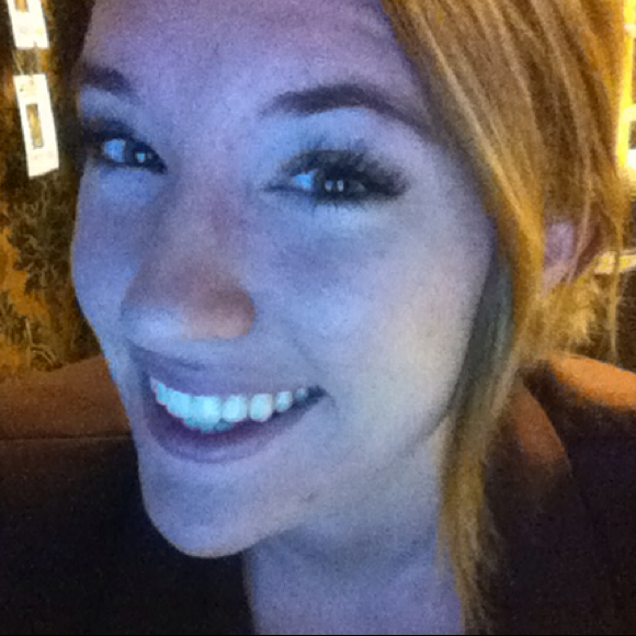 Profile Picture of Kiley Humpherys (@kileyhump) on Poshmark