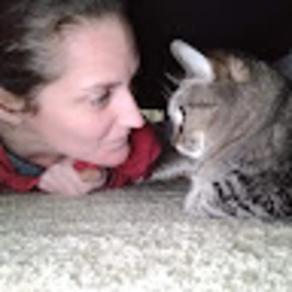Profile Picture of Ruth Anderson (@ruth_ande) on Poshmark
