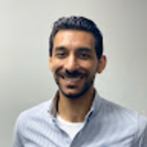 Profile Picture of Islam Shaalan (@islamshaalan) on Poshmark