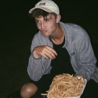 Profile Picture of Ben Makowski (@benjilicious_) on Twitter