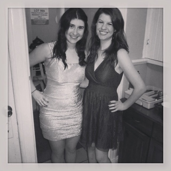 Profile Picture of Gina Lombardo (@gmlombardo16) on Poshmark