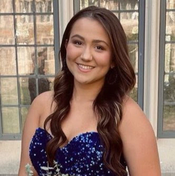 Profile Picture of Madelyn Brooky (@brookymadelyn05) on Poshmark