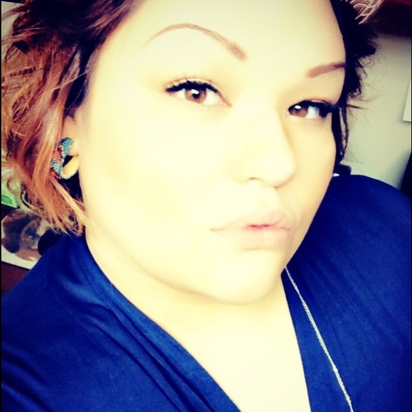 Profile Picture of Farron Seneca (@rarronfenee) on Poshmark