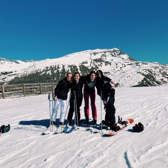 Profile Picture of Sam Glickman (@s_gs) on Poshmark