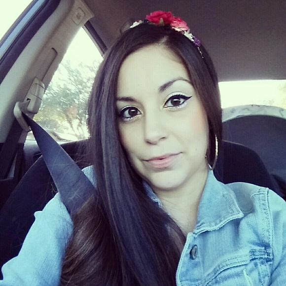 Profile Picture of Pamela Tolentino (@cutie2104) on Poshmark