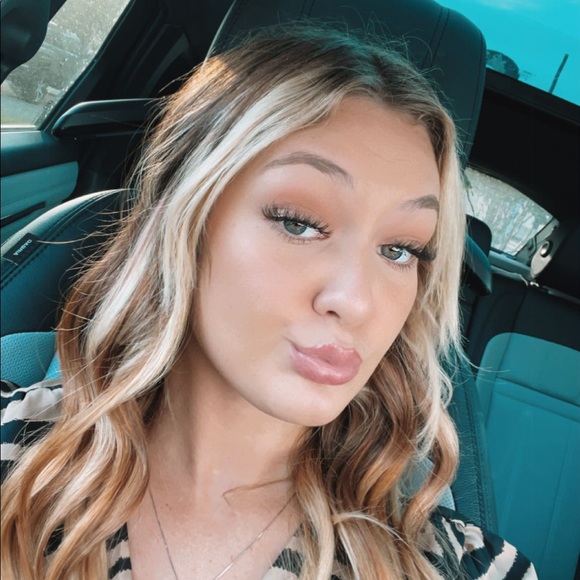 Profile Picture of Morgan Milner (@morganmilner) on Poshmark