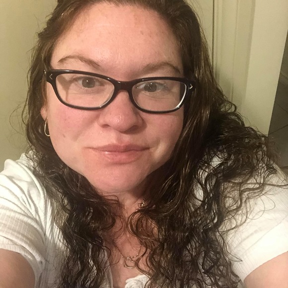 Profile Picture of Jennifer Singh (@jennifersing361) on Poshmark