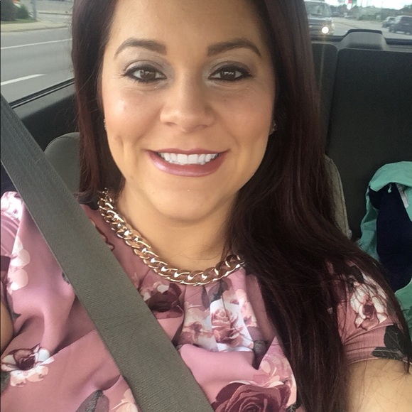 Profile Picture of Ashley Landrum (@alandrum142) on Poshmark