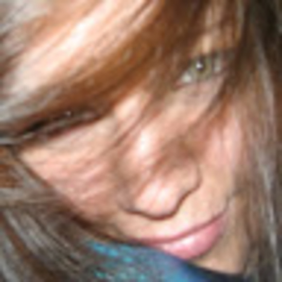 Profile Picture of Marie-josee Sauve (@smilzmarie) on Poshmark