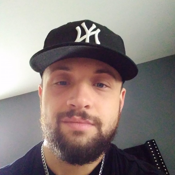 Profile Picture of Nelson Phillips (@nelson_phillips) on Poshmark