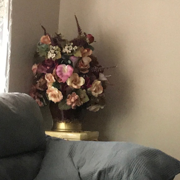 Profile Picture of Lendita Papraniku (@serije) on Poshmark