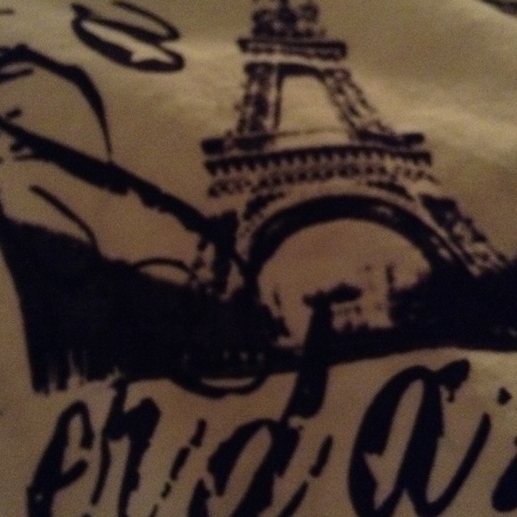 Profile Picture of Katherine Quinn (@kittydeneuve) on Poshmark