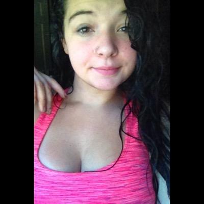 Profile Picture of Cheyanne Manning (@cheyandmunchkin) on Twitter