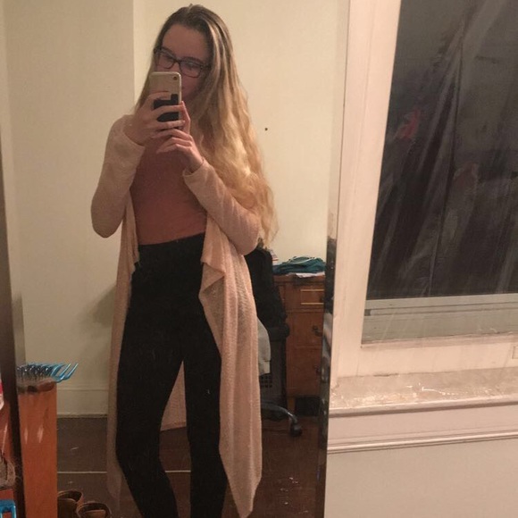 Profile Picture of Schenley Blase (@schenleyblase) on Poshmark