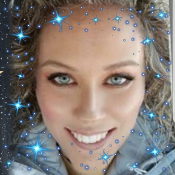 Profile Picture of Amy Stopko (@amystopko) on Poshmark