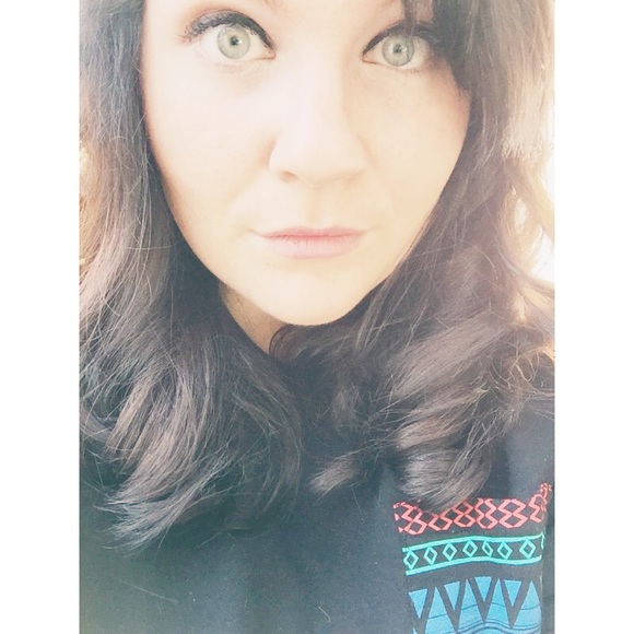 Profile Picture of Chelsea Smith (@cdenise1214) on Poshmark