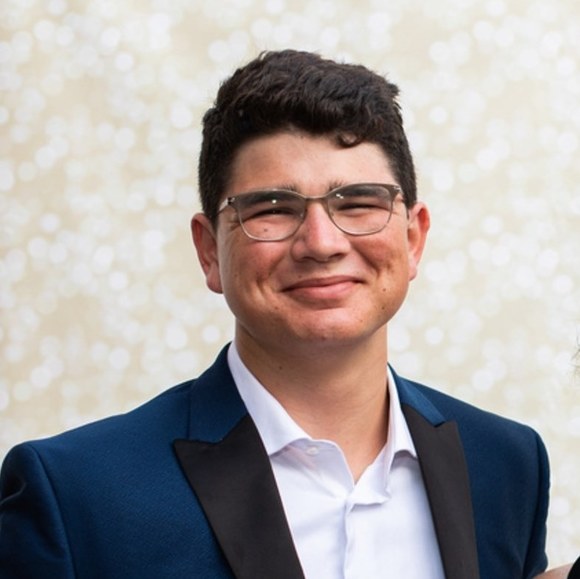 Profile Picture of Jared Alvernaz (@phantomdoctor) on Poshmark