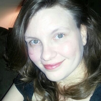 Profile Picture of Debbie Varga (@DebbieWeekly) on Twitter